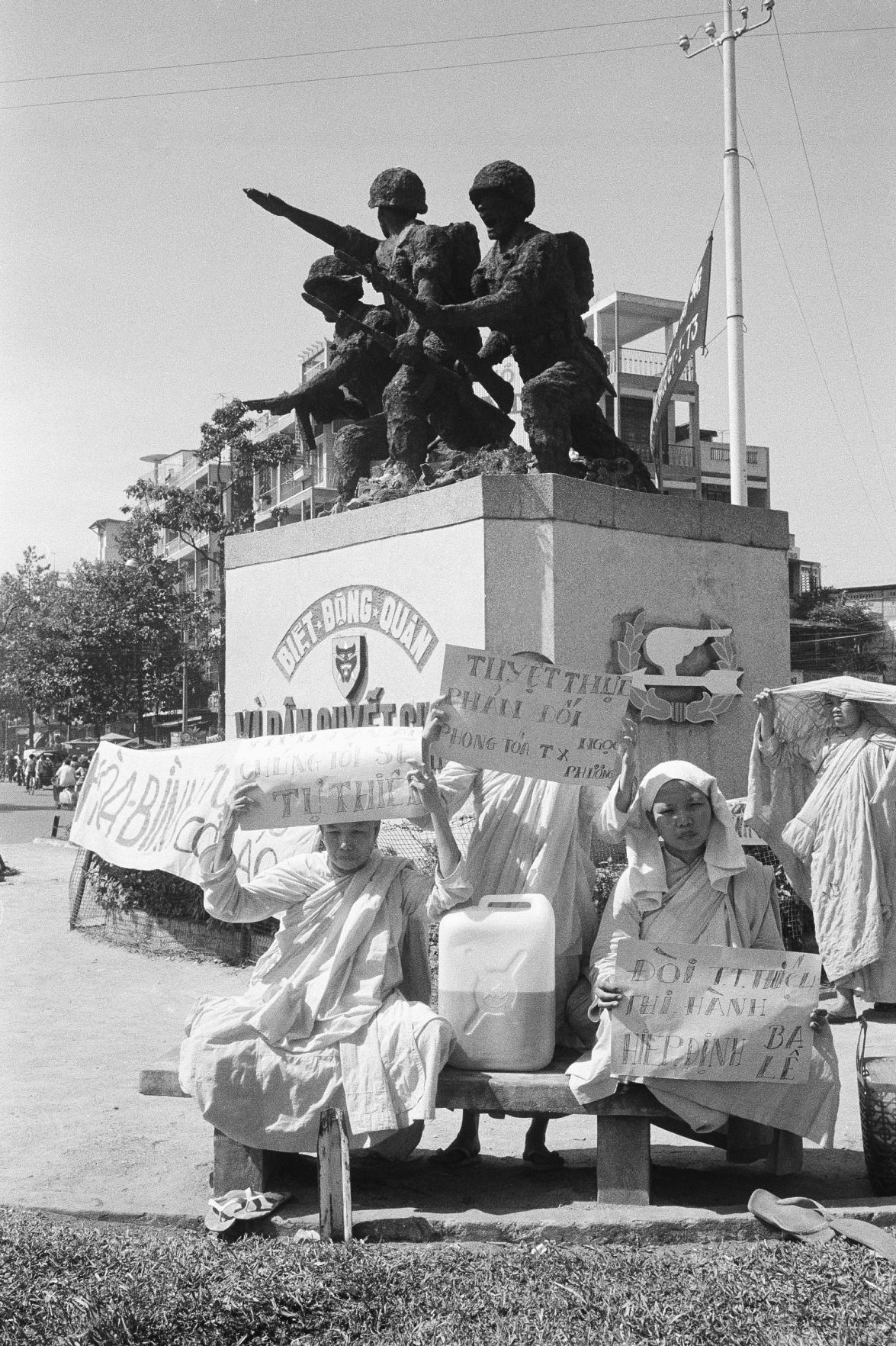 Vietnam War Fall of Saigon